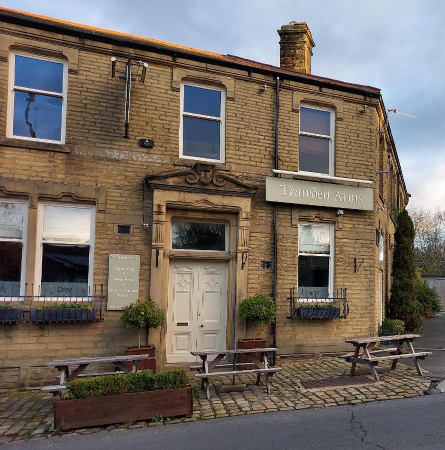 Trawden Arms Community Owned Pub Hotel Winewall Exterior foto