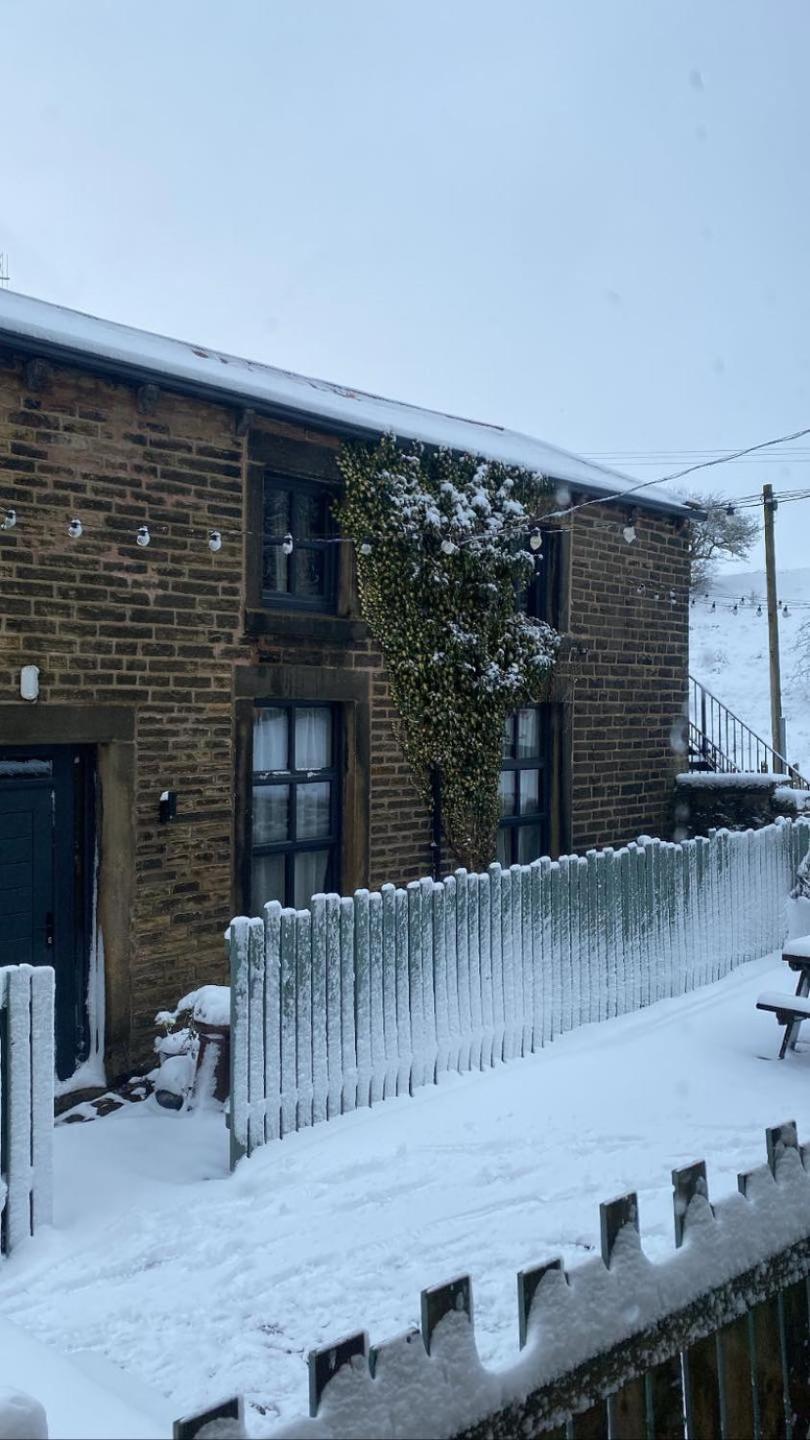 Trawden Arms Community Owned Pub Hotel Winewall Exterior foto